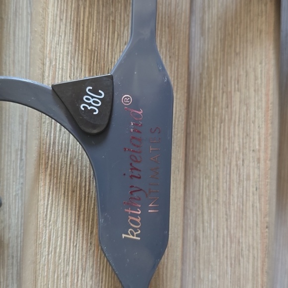 RATHY IRELAND BRAS - Picture 8 of 10